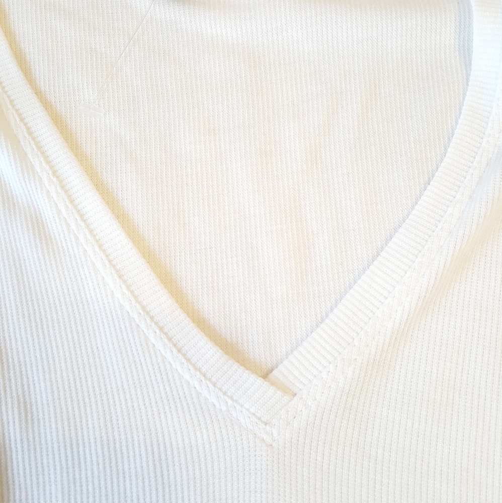 BCBG Off White Ribbed Blouse With Front & Back Ruffles - Picture 12 of 13